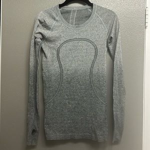 Lulu Lemon long sleeve fitted top